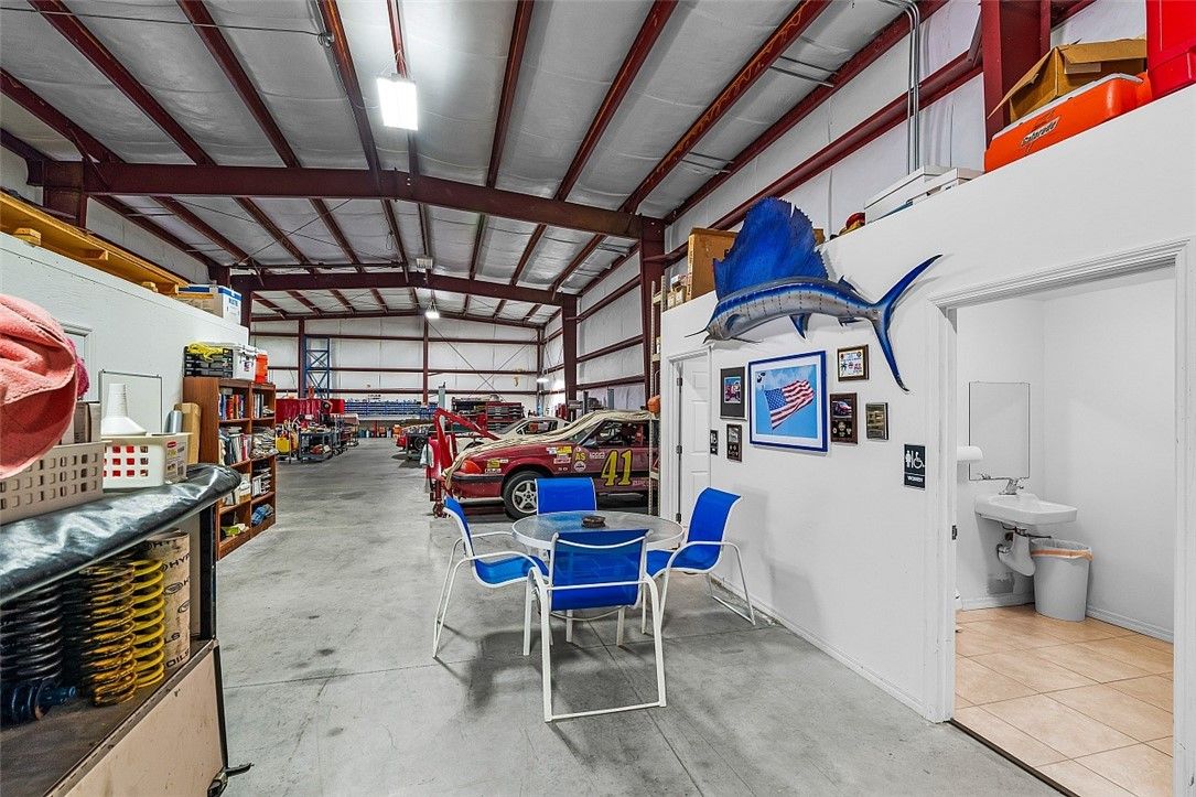Garage, Interior