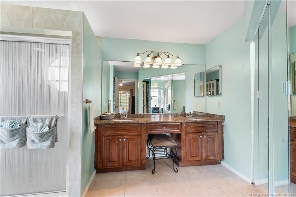 Bathroom, Dual Sink Vanities, Interior