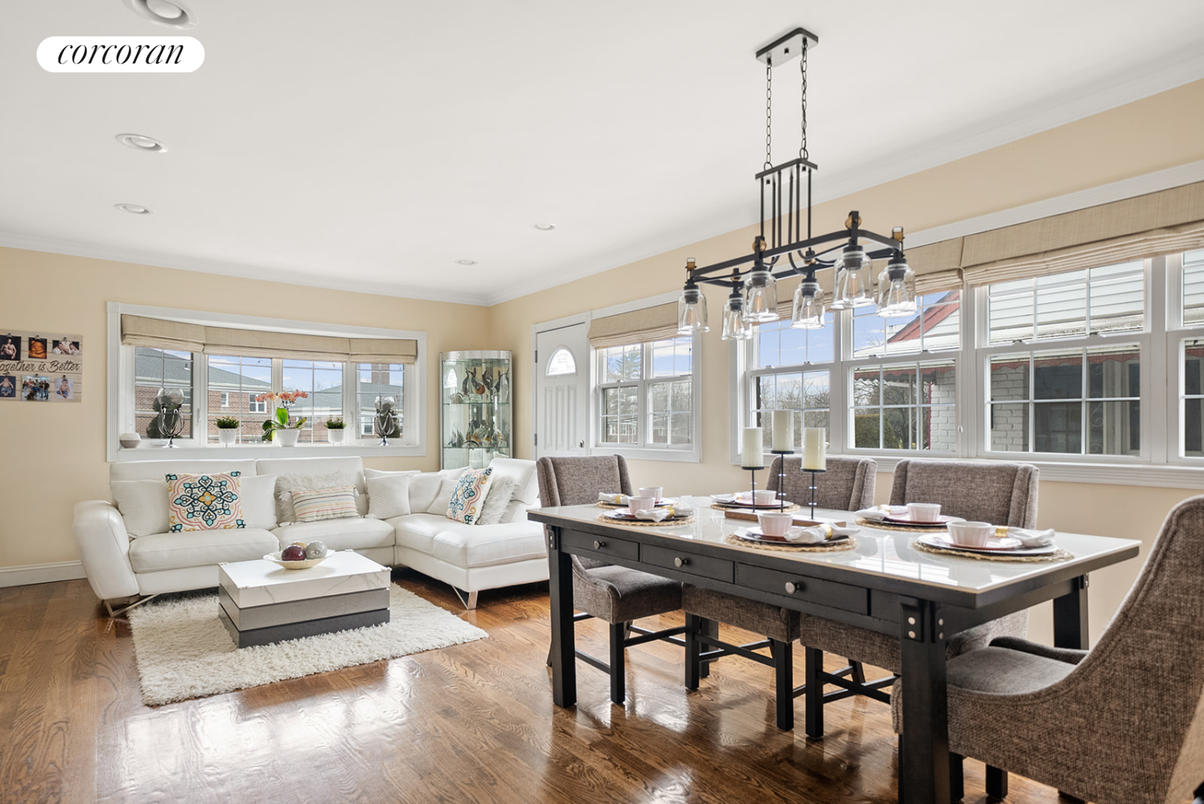 Dining room, Interior, Living room, Pendant Lights, Recessed Lighting, Wood Texture Flooring