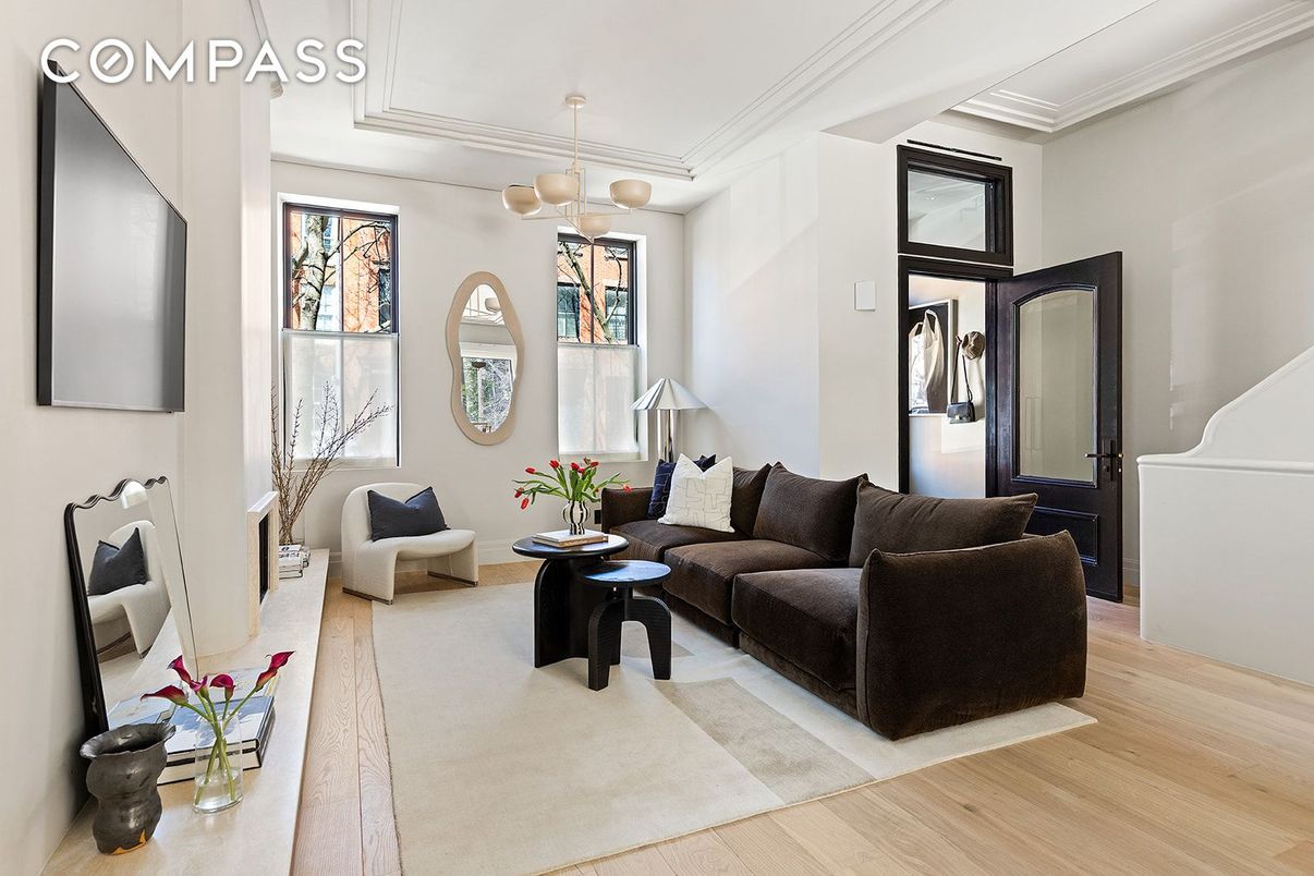 Interior, Living room, Pendant Lights, Wood Texture Flooring