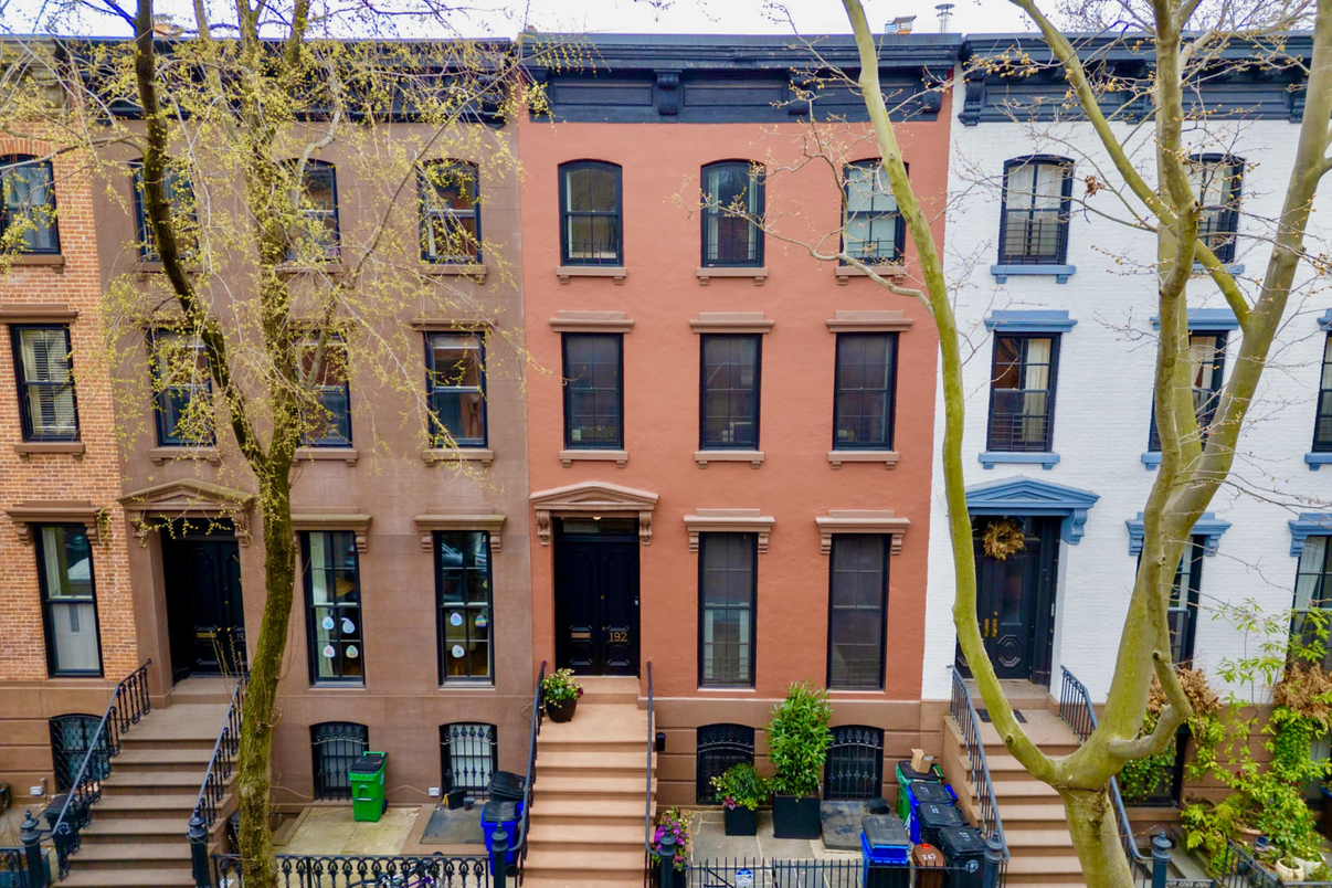 Exterior, Facade, Rowhouse