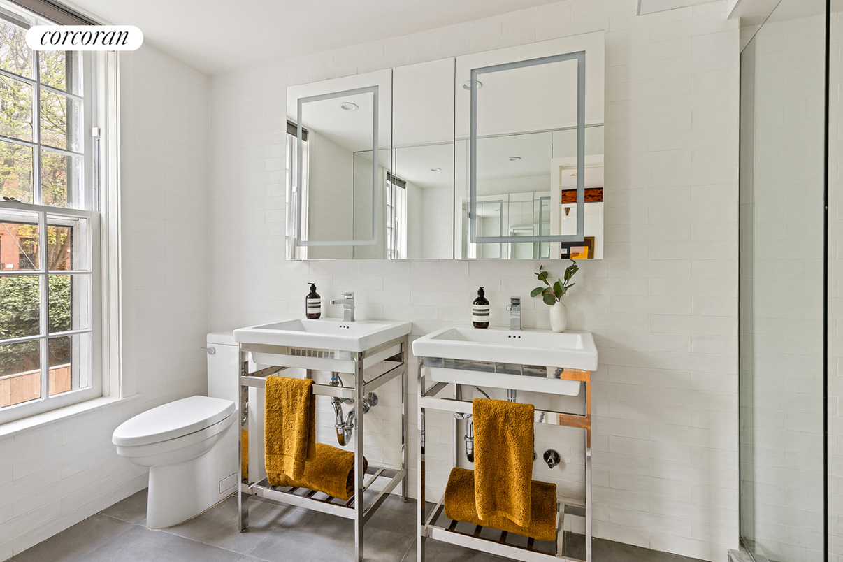 Bathroom, Dual Sink Vanities, Interior