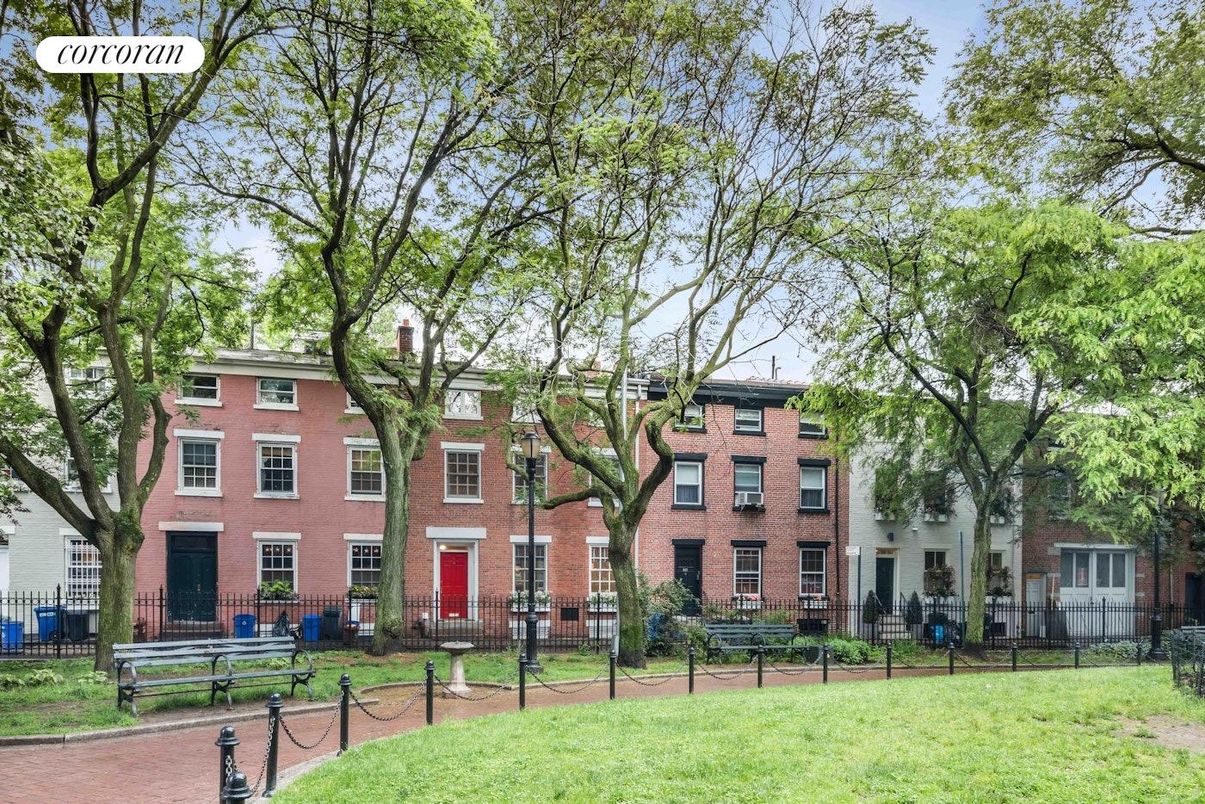 Backyard, Exterior, Facade, Brick Facade, Rowhouse