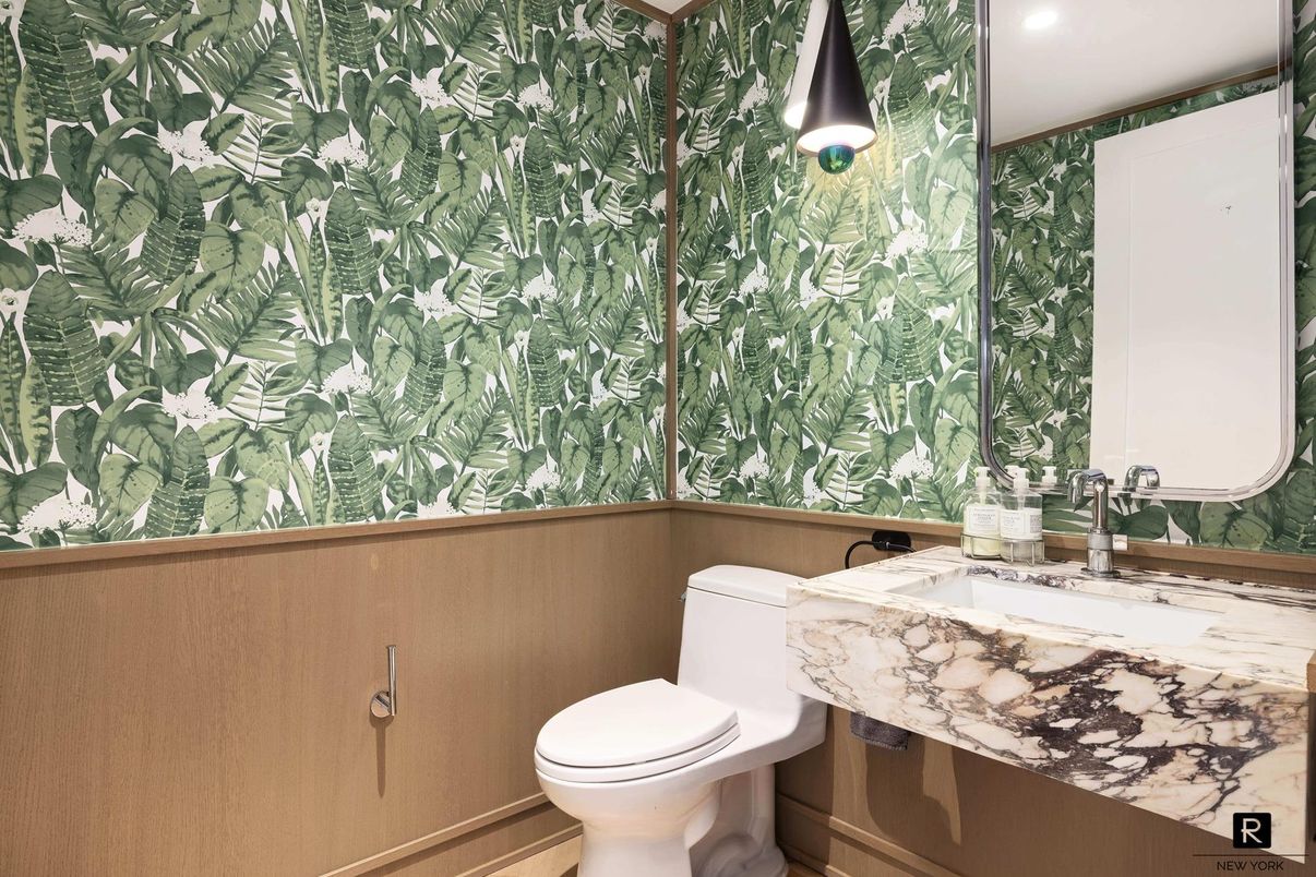 Bathroom, Interior, Recessed Lighting
