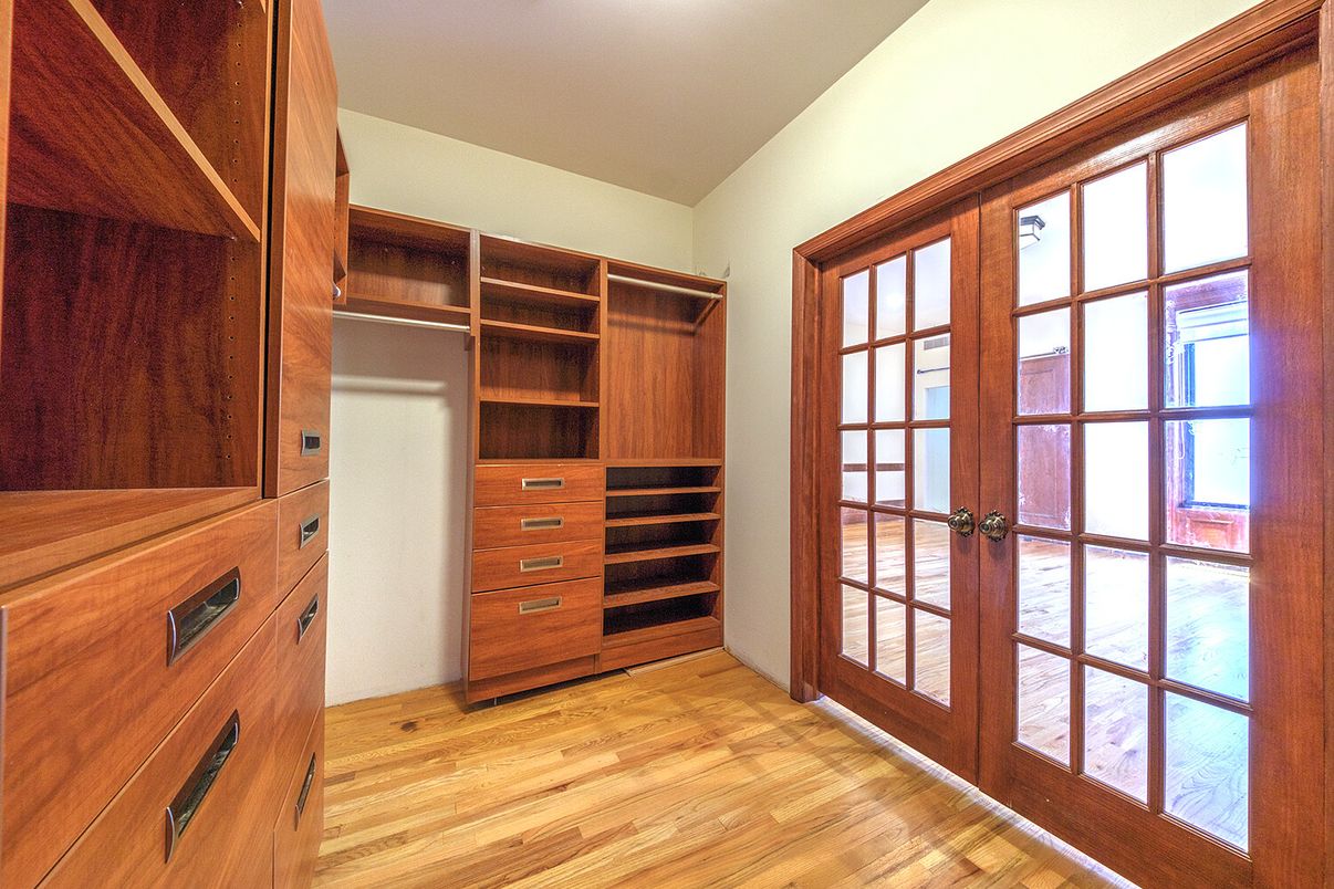 Interior, Walk-in Closets, Wood Texture Flooring