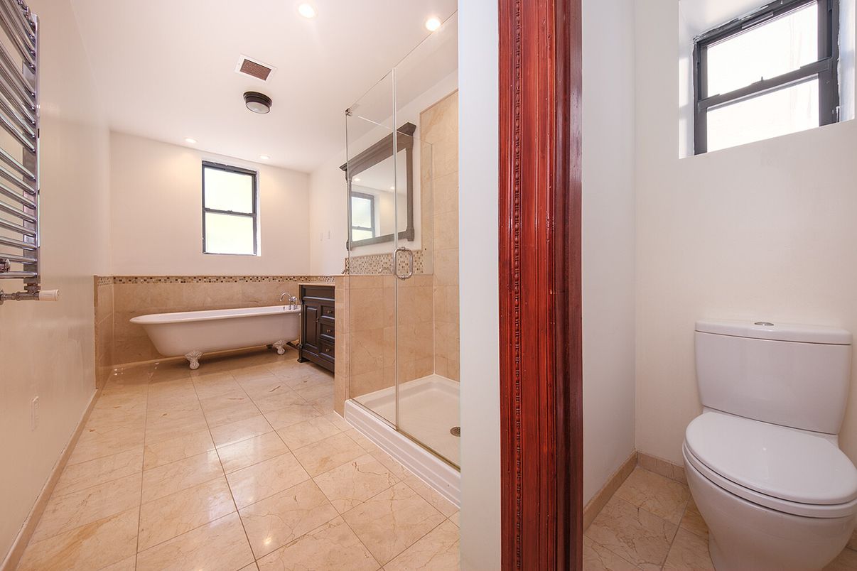 Bathroom, Free Standing Baths, Glass Shower, Interior, Recessed Lighting