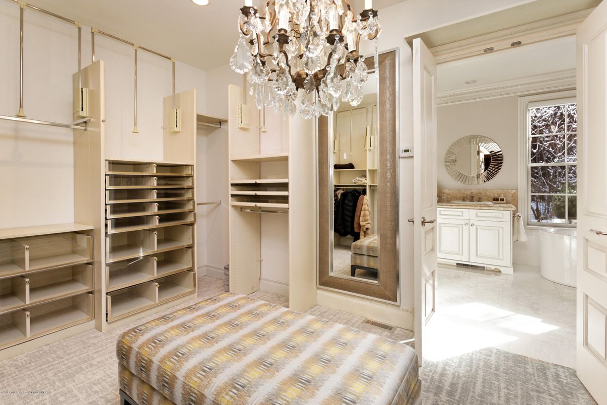 Chandelier, Interior, Recessed Lighting, Walk-in Closets