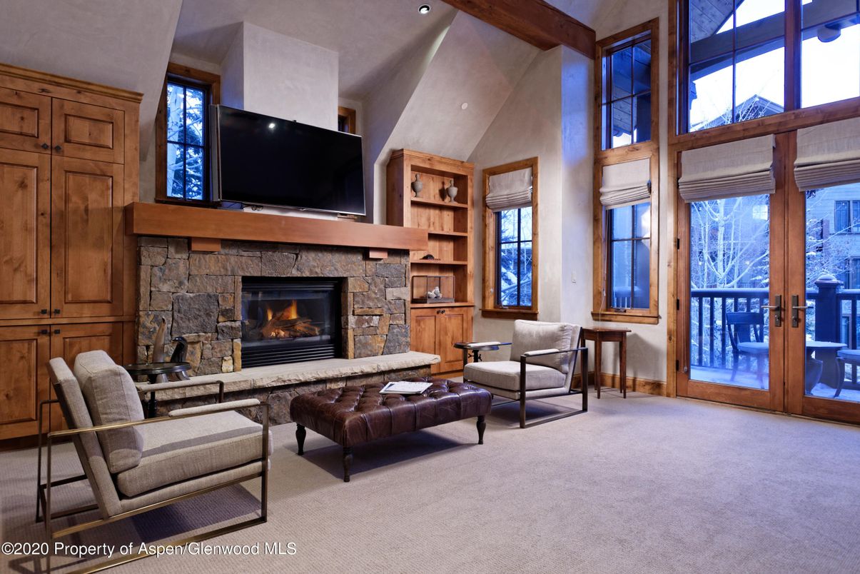 Fireplace, Interior, Living room, Recessed Lighting