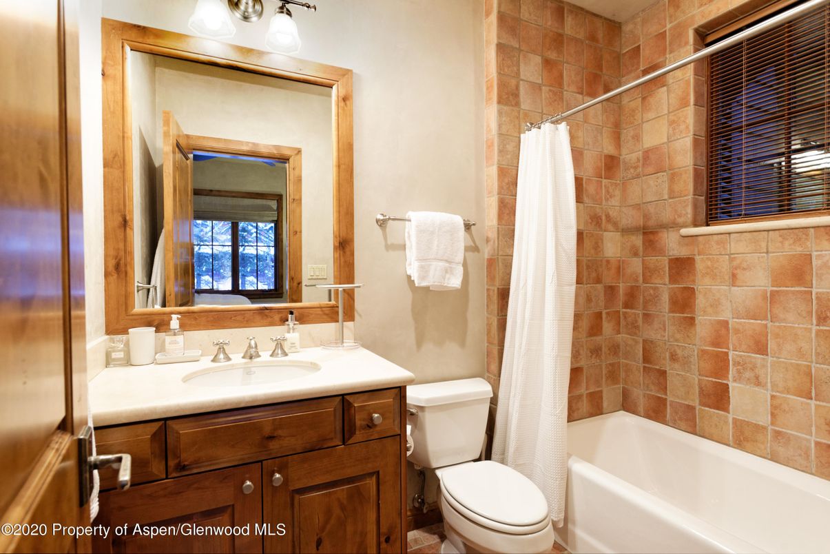 Bathroom, Interior, Stone Walls