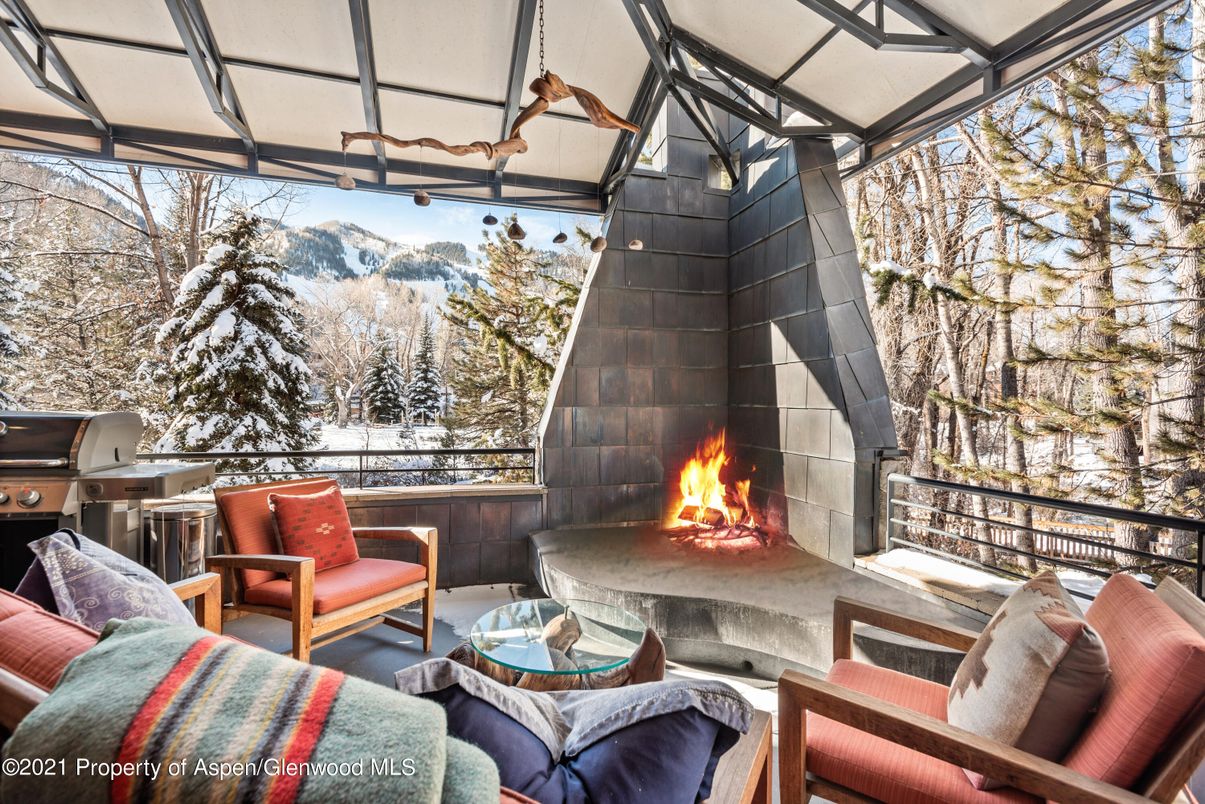 Exterior, Fireplace