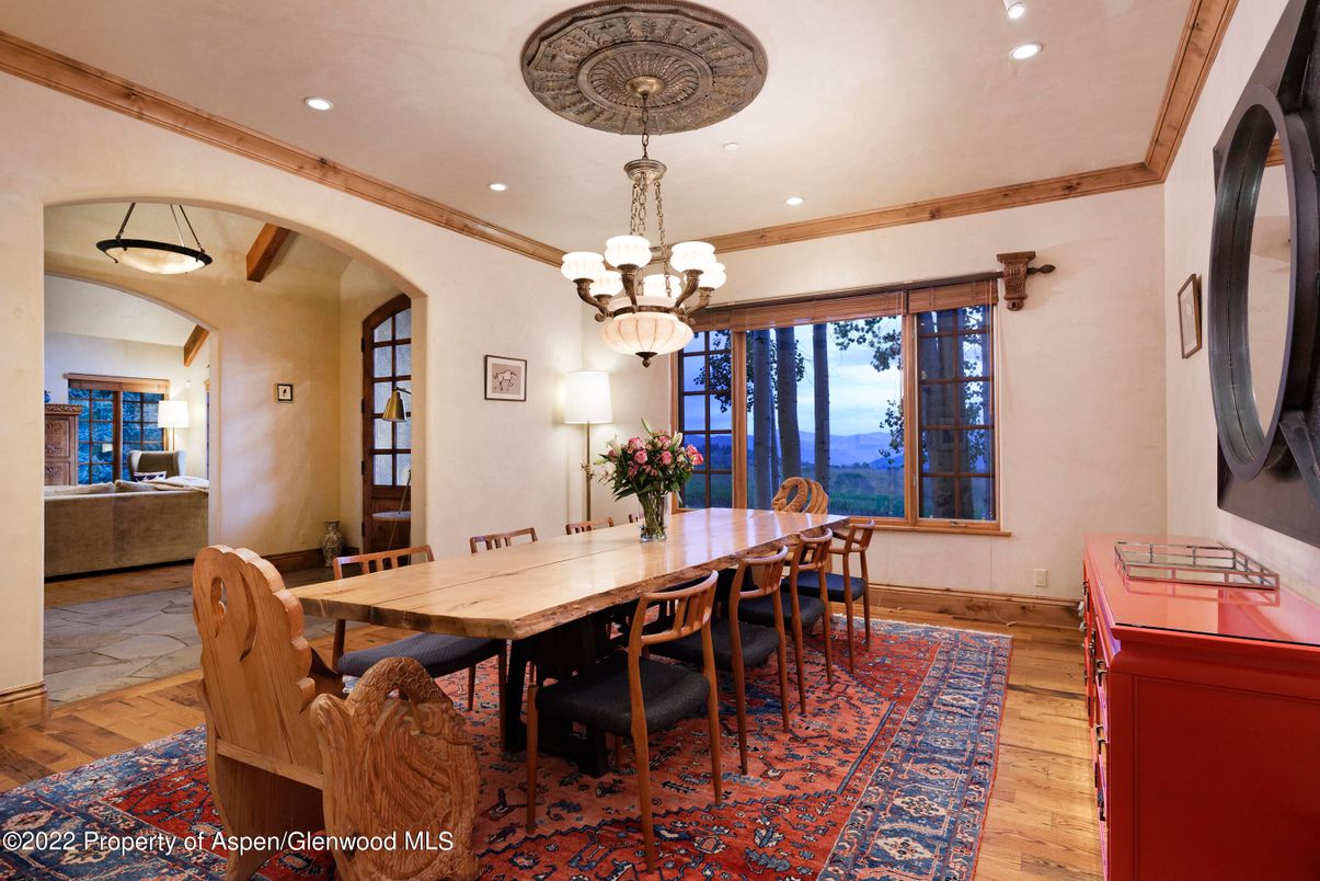 Chandelier, Dining room, Interior, Living room, Recessed Lighting, Wood Texture Flooring