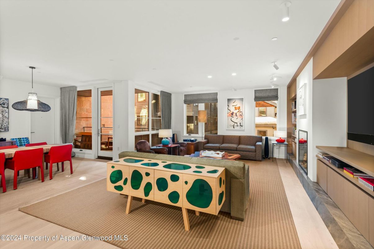 Dining room, Interior, Living room, Pendant Lights, Recessed Lighting, Wood Texture Flooring