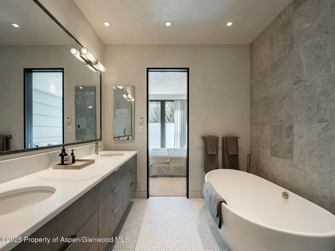 Bathroom, Dual Sink Vanities, Free Standing Baths, Interior, Recessed Lighting