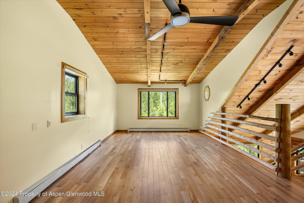 Empty room, Interior, Wooden Beams, Wooden Ceilings, Wood Texture Flooring