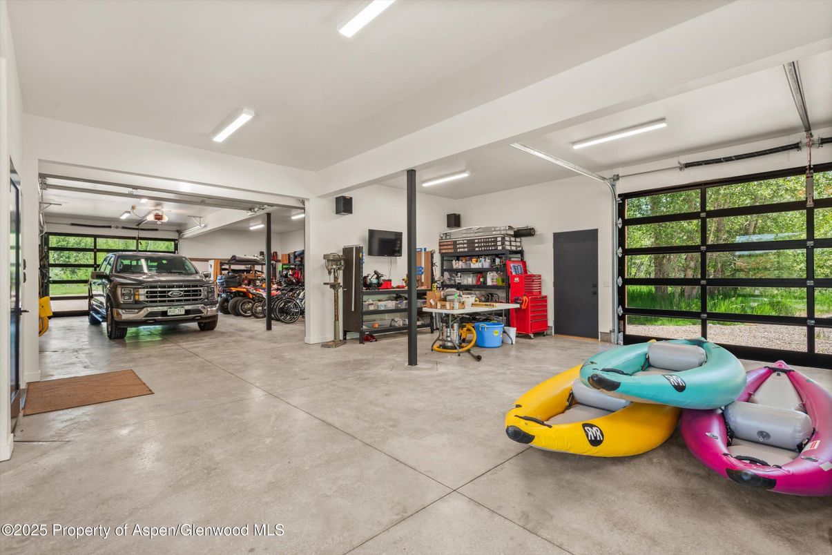 Garage, Interior