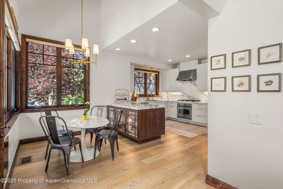 Dining room, Interior, Kitchen, Pendant Lights, Recessed Lighting, Wood Texture Flooring