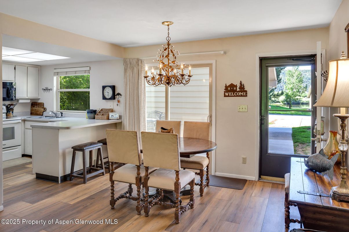 Chandelier, Dining room, Interior, Kitchen, Wood Texture Flooring