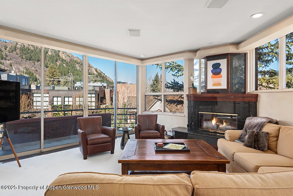 Fireplace, Interior, Living room, Recessed Lighting