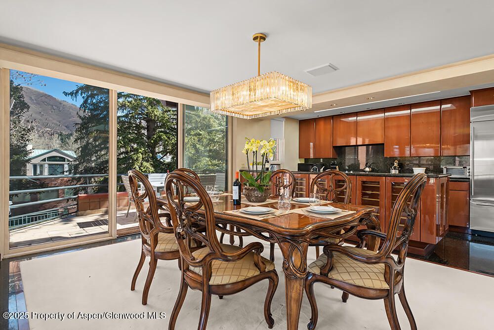 Chandelier, Dining room, Interior, Kitchen, Recessed Lighting, Stainless Steel Appliances