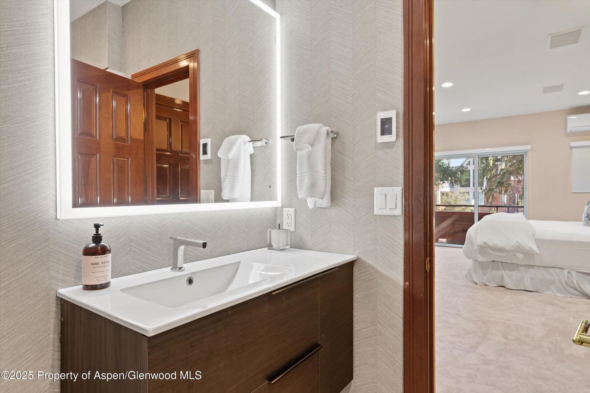 Bathroom, Bedroom, Interior, Recessed Lighting