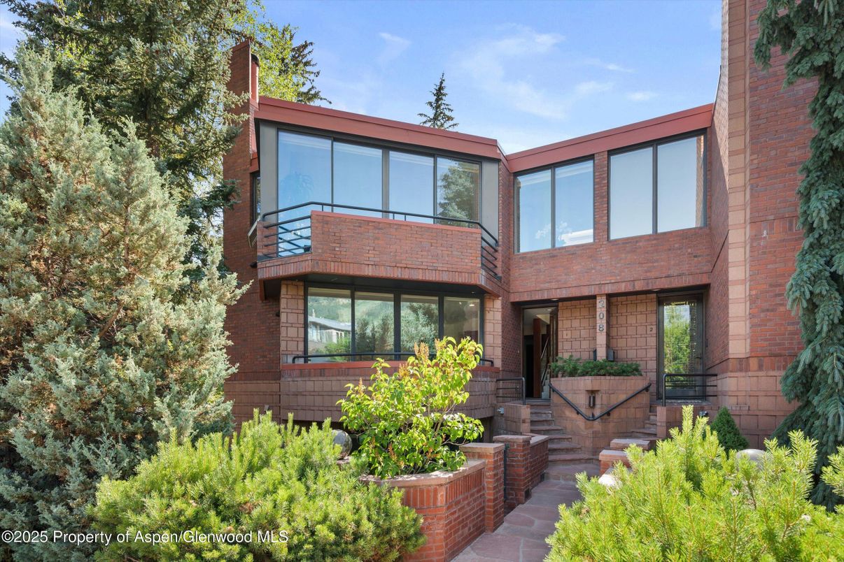 Exterior, Facade, Brick Facade, Modern