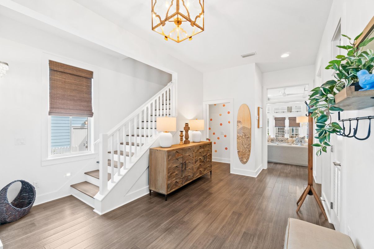 Interior, Pendant Lights, Recessed Lighting, Wood Texture Flooring