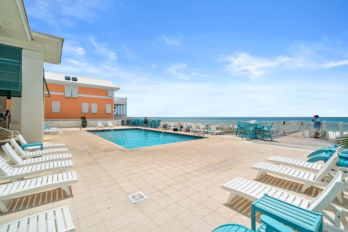 Exterior, Pool, Water