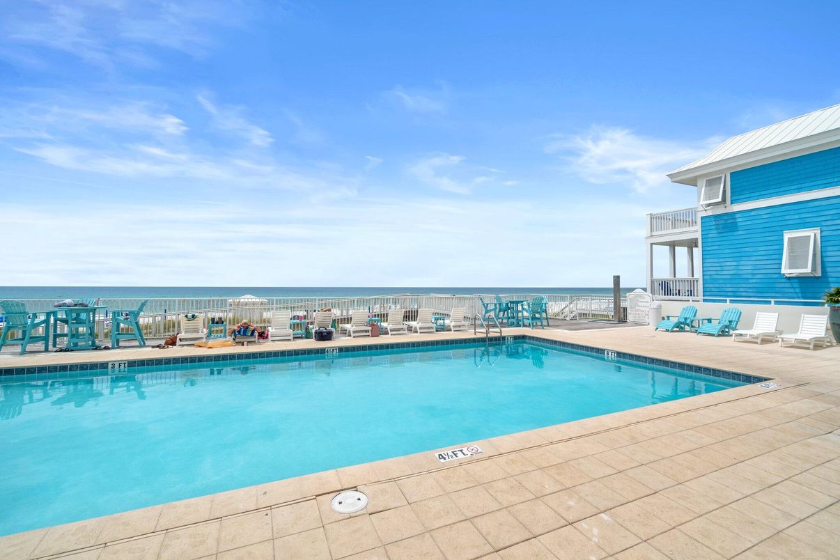 Exterior, Pool, Water
