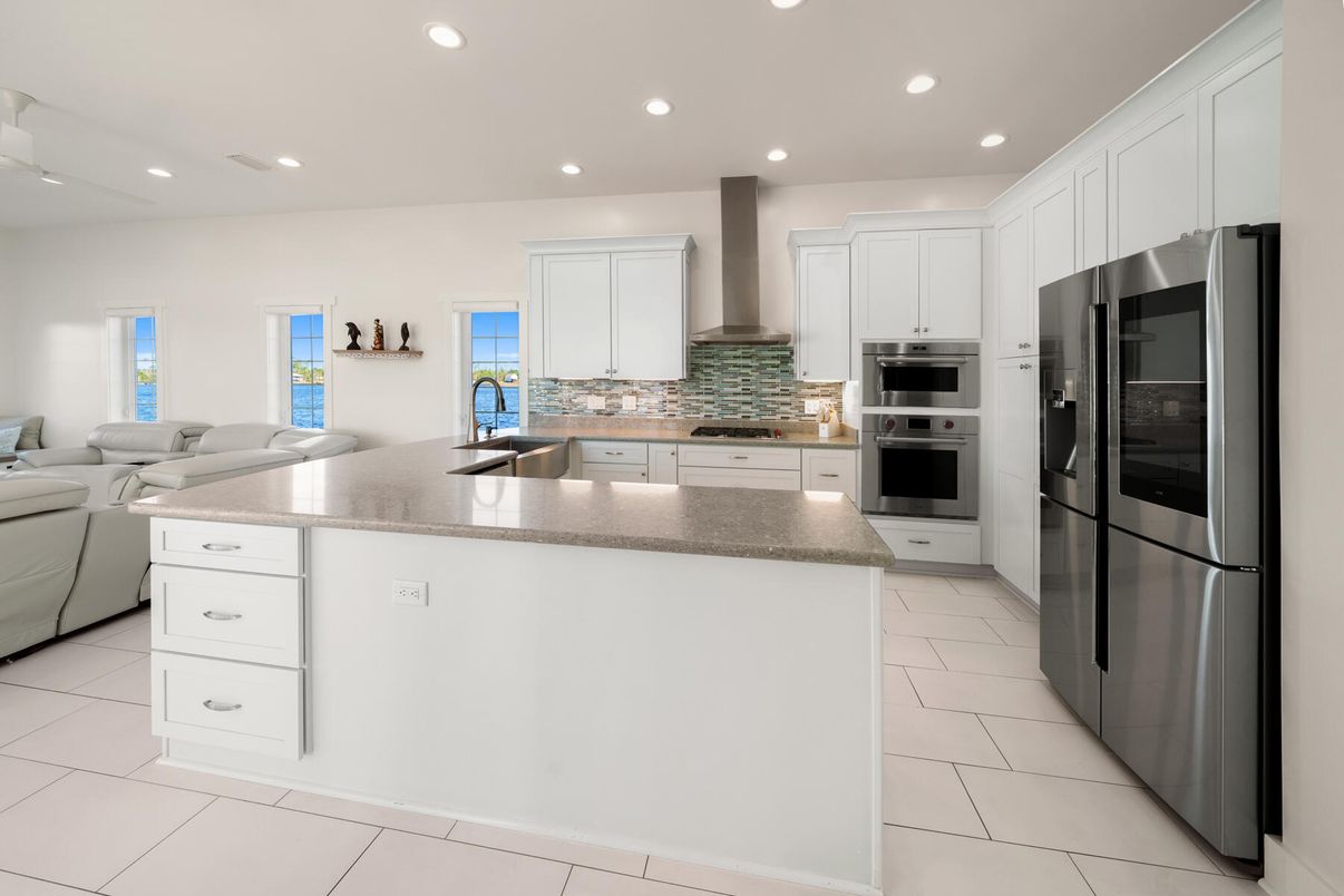 Interior, Kitchen, Living room, Recessed Lighting, Stainless Steel Appliances