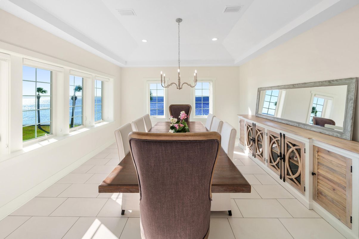 Chandelier, Dining room, Interior, Recessed Lighting, Water