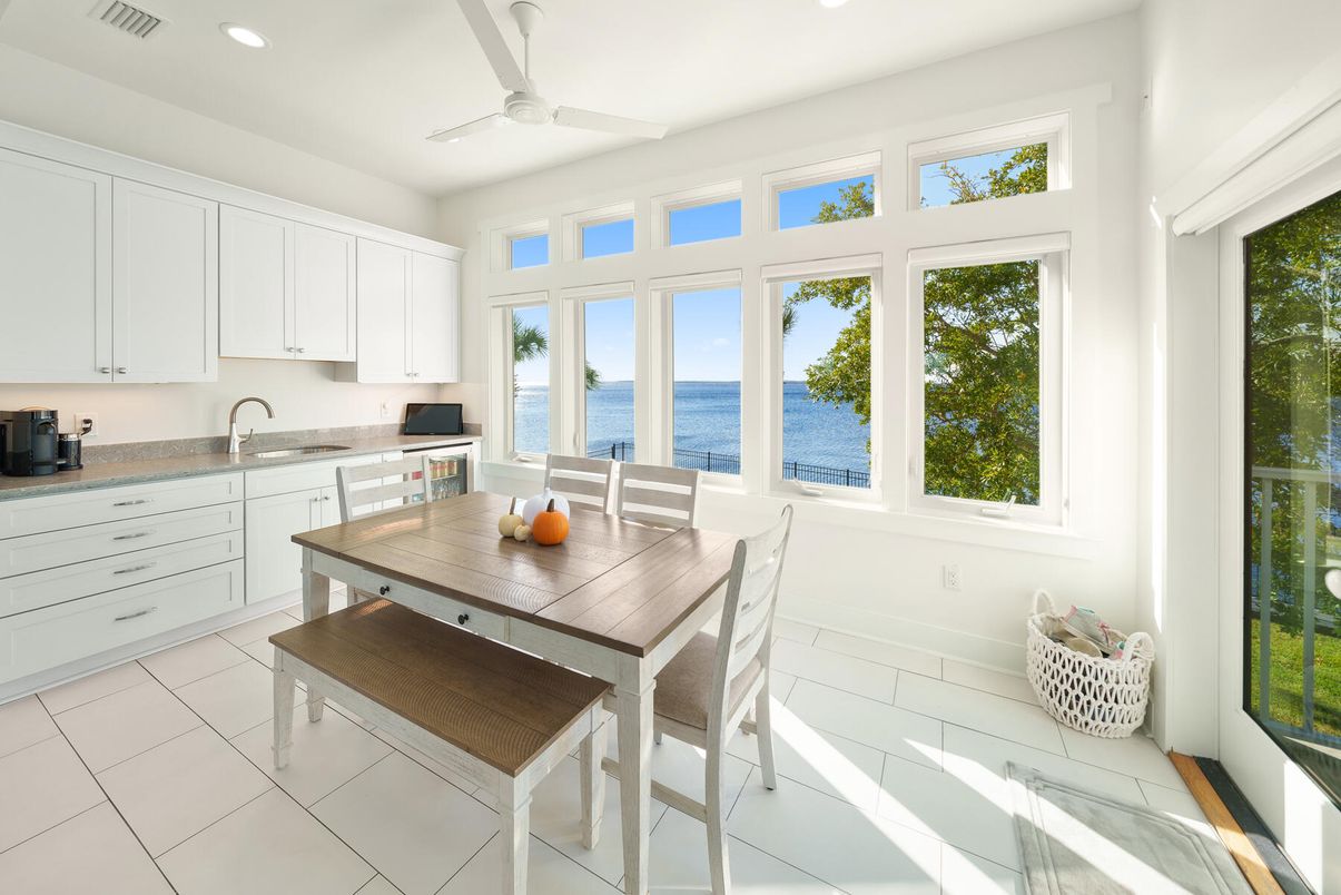 Dining room, Interior, Kitchen, Recessed Lighting, Water