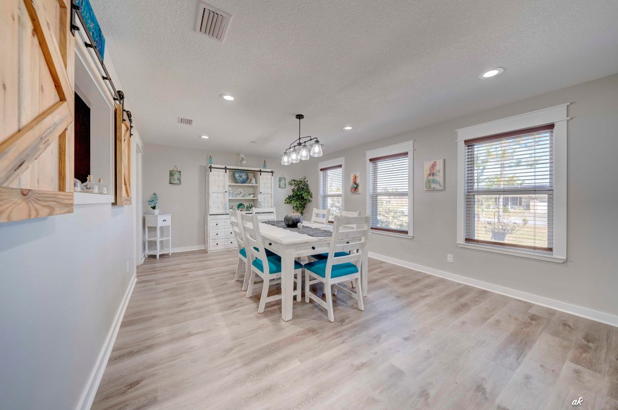 Chandelier, Dining room, Interior, Pendant Lights, Recessed Lighting, Wood Texture Flooring