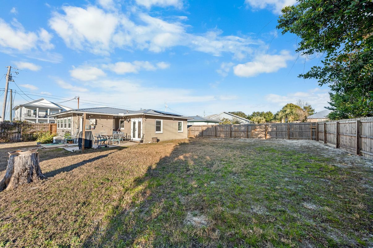 Backyard, Exterior