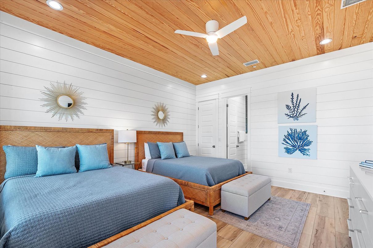 Bedroom, Interior, Recessed Lighting, Wooden Ceilings, Wood Texture Flooring