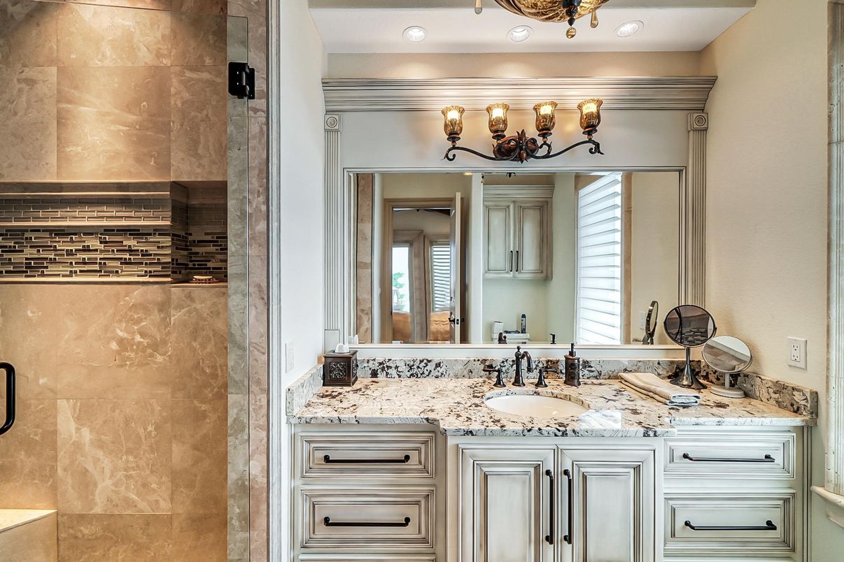 Bathroom, Interior, Recessed Lighting