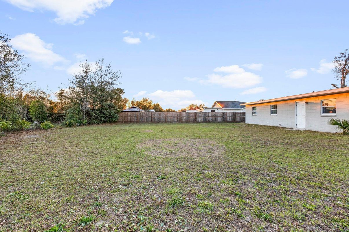 Backyard, Exterior