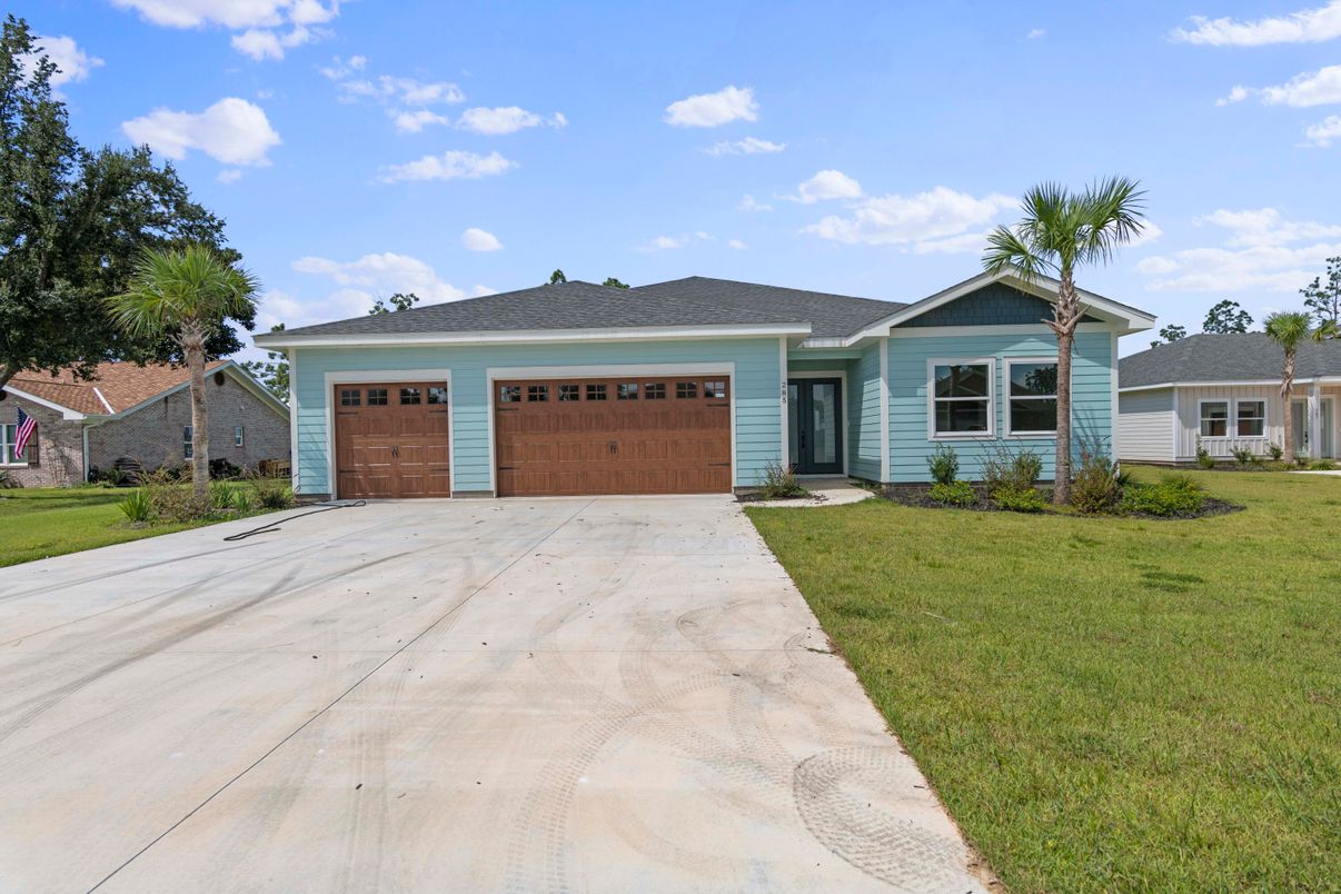 Attached, Exterior, Facade, Ranch