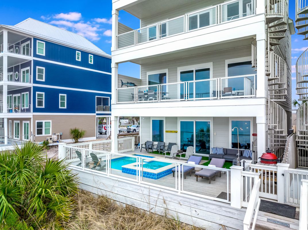 Exterior, Pool