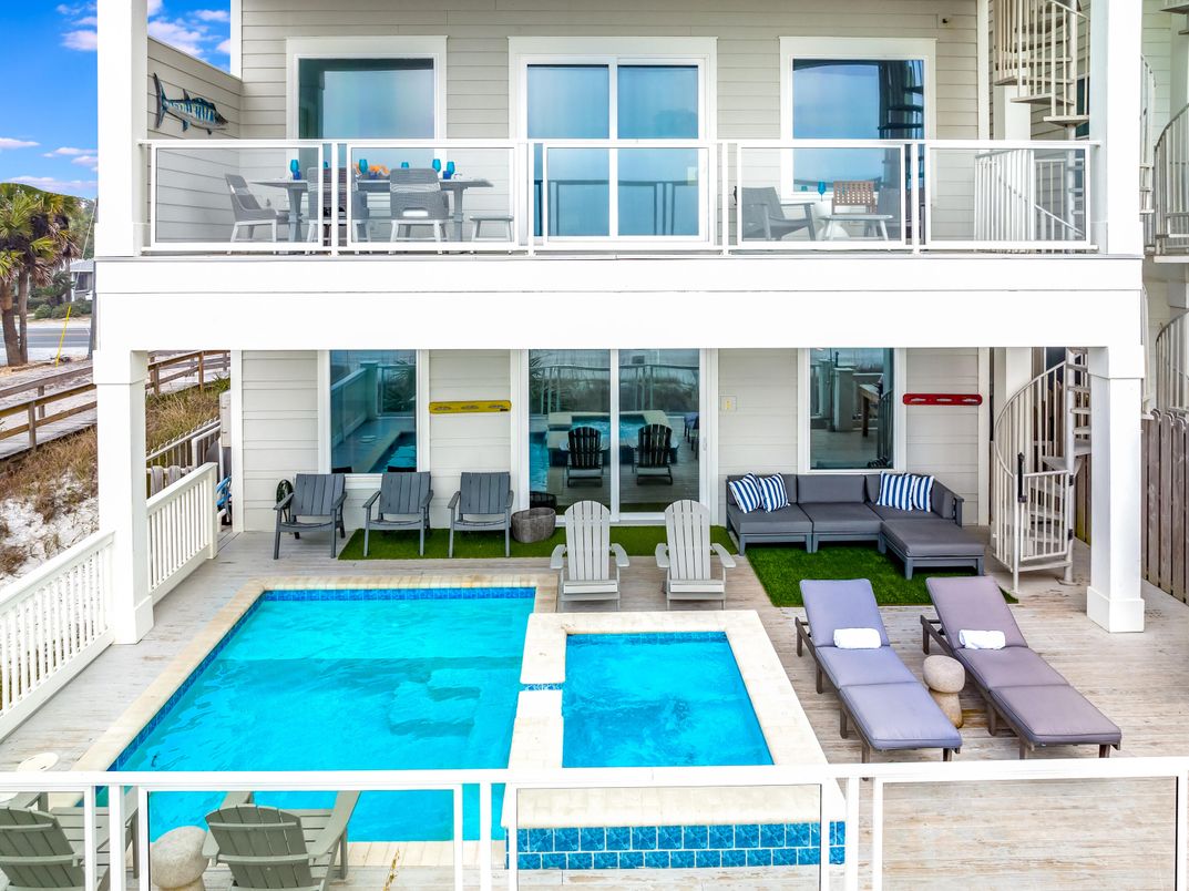 Exterior, Pool