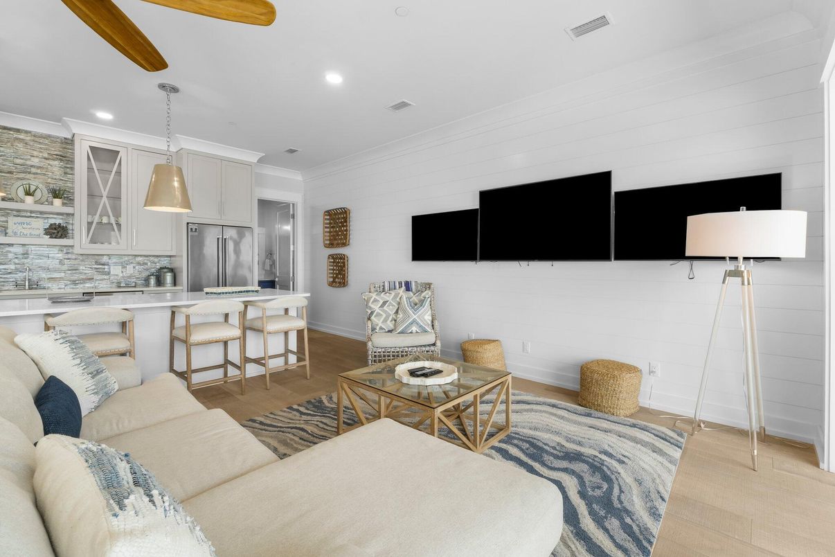 Interior, Kitchen, Living room, Pendant Lights, Recessed Lighting, Wood Texture Flooring