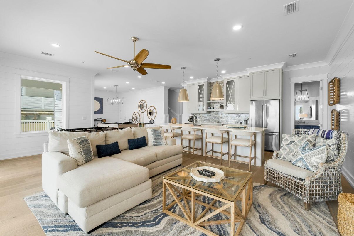 Dining room, Interior, Kitchen, Living room, Pendant Lights, Recessed Lighting, Stainless Steel Appliances, Wood Texture Flooring
