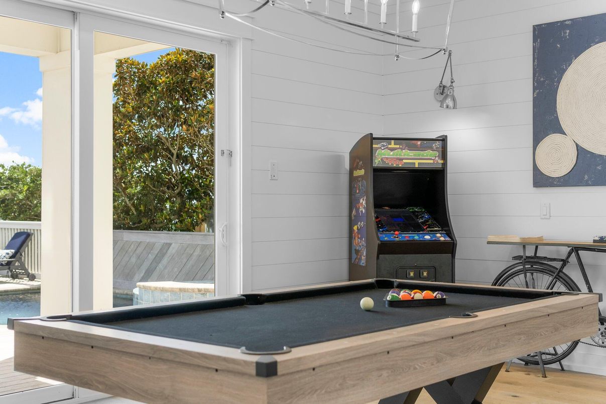 Billiard Table, Game Room, Interior