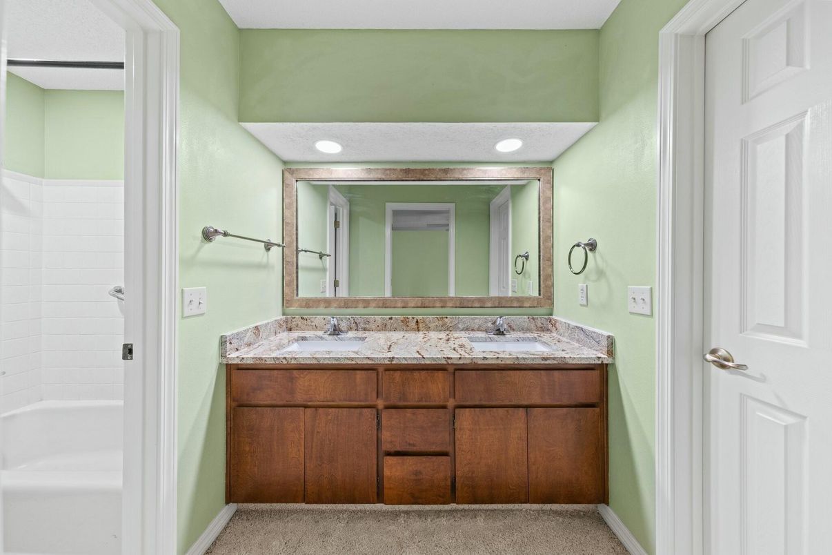 Bathroom, Interior, Recessed Lighting