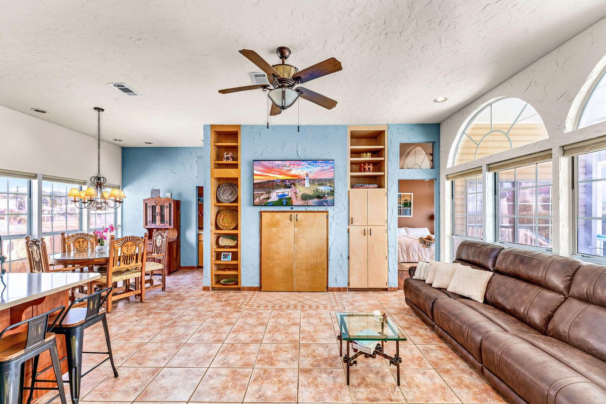 Chandelier, Dining room, Interior, Living room