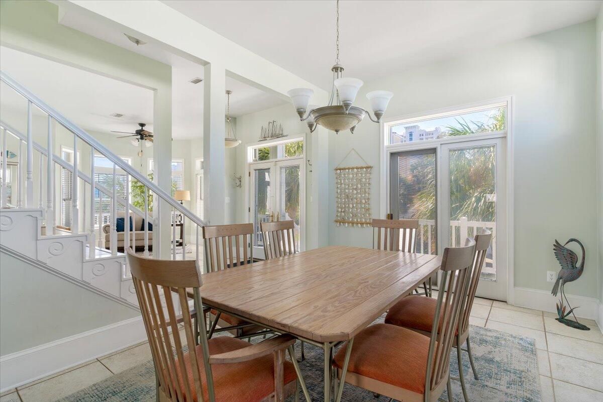 Chandelier, Dining room, Interior, Pendant Lights
