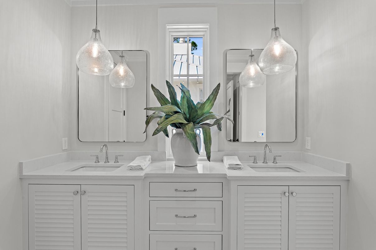 Bathroom, Dual Sink Vanities, Interior, Pendant Lights