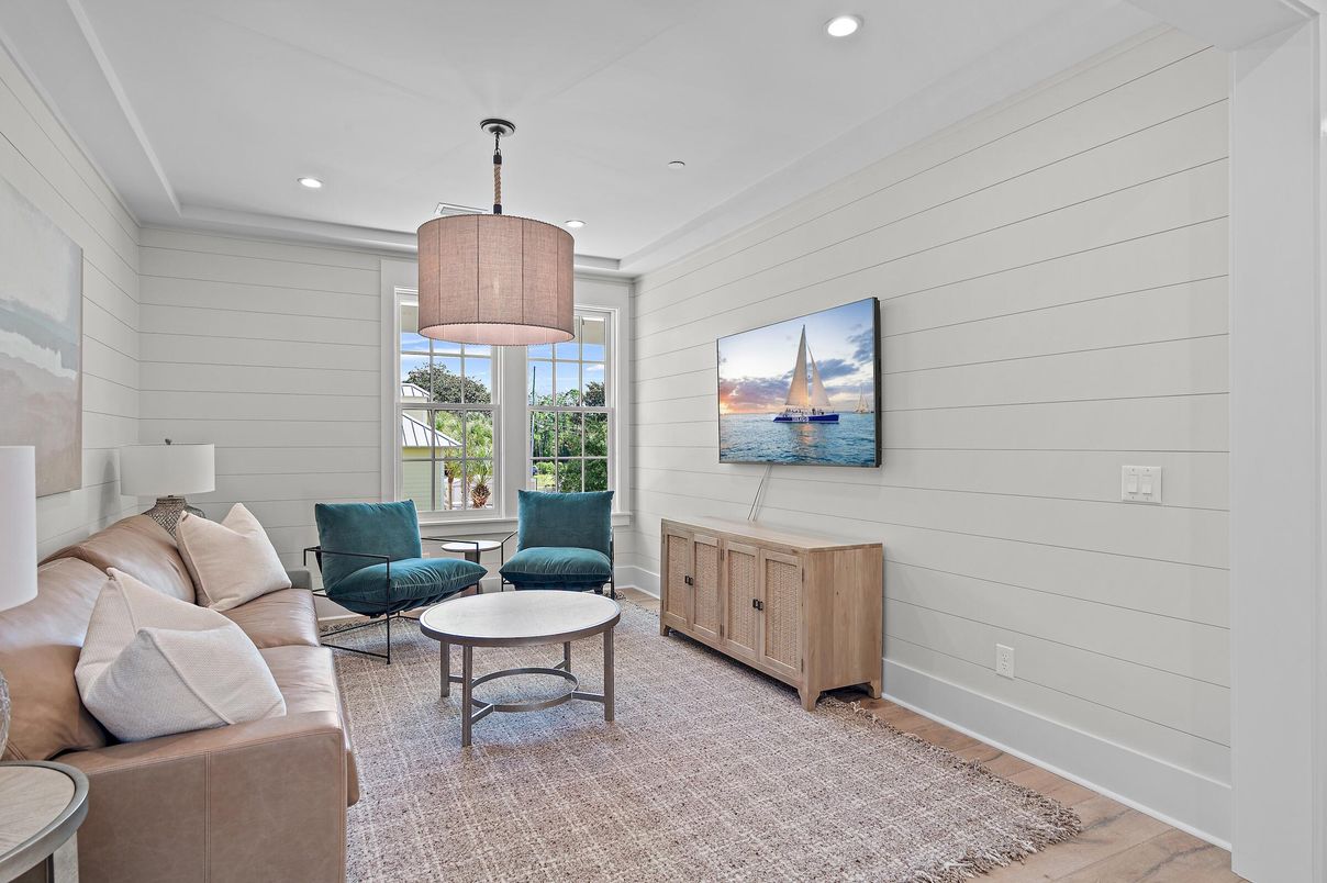 Interior, Living room, Pendant Lights, Recessed Lighting, Wood Texture Flooring
