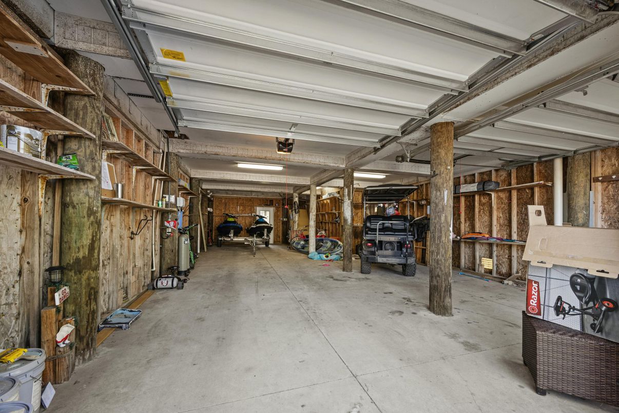 Garage, Interior