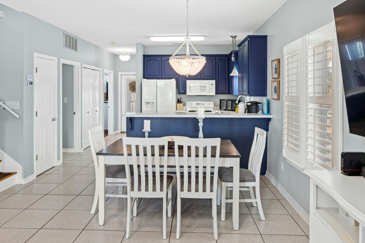 Dining room, Interior, Kitchen, Pendant Lights