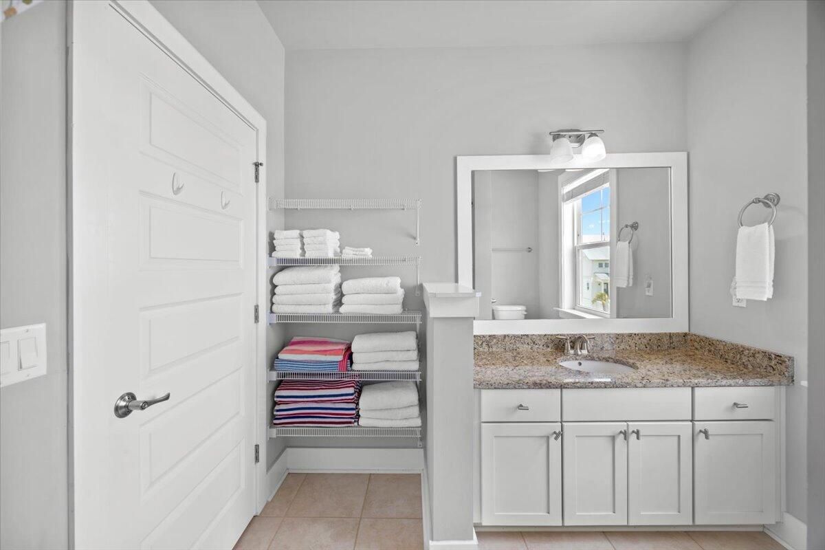 Bathroom, Dual Sink Vanities, Interior